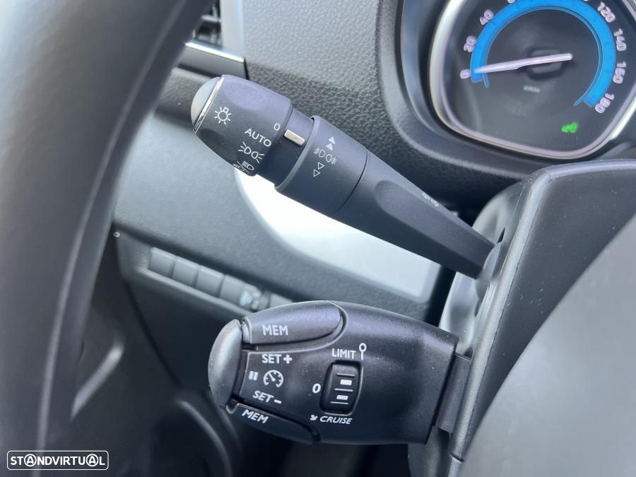 Peugeot e-Traveller L2 (75kWh) Allure - 38