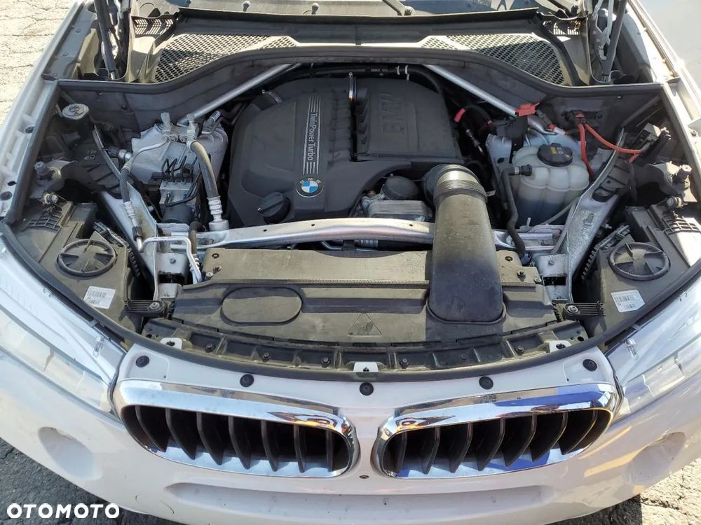 BMW X5 xDrive35i - 12