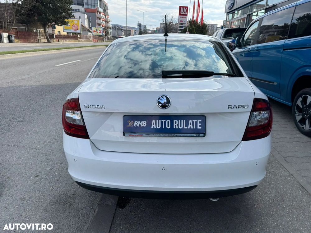 Skoda RAPID - 12