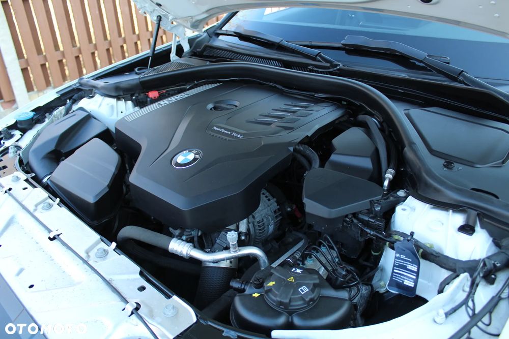 BMW Seria 3 320i M Sport - 40