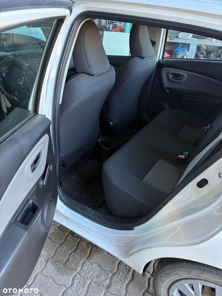 Toyota Yaris 1.5 Premium - 5