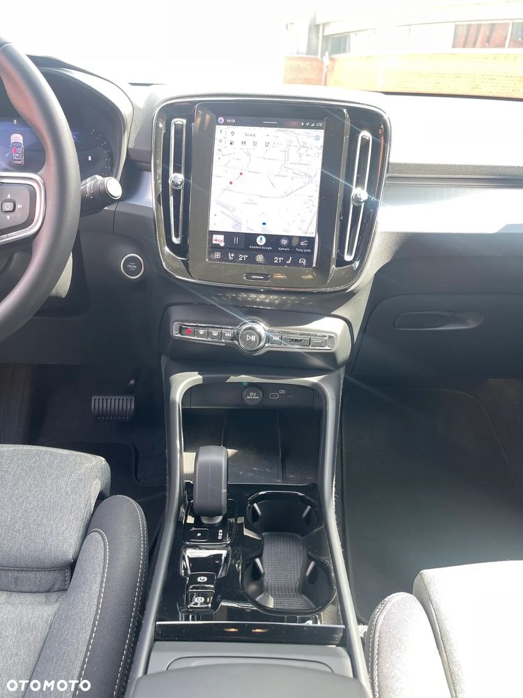 Volvo XC 40 B4 Plus Black Edition - 19