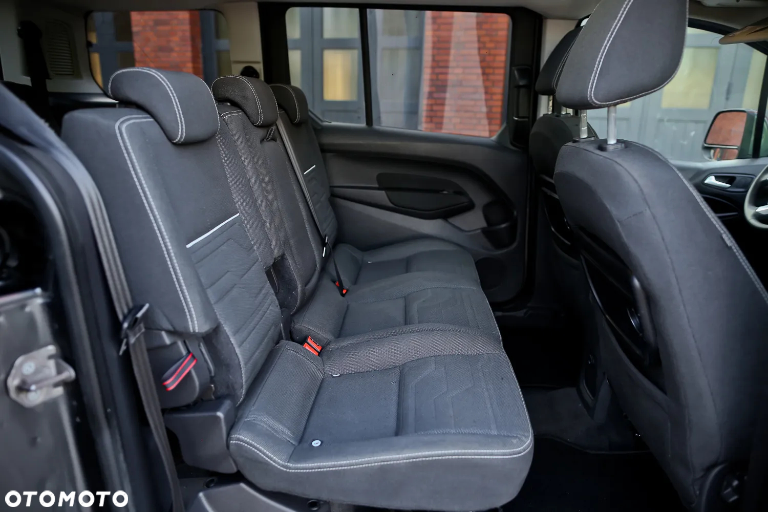 Ford Tourneo Connect Grand - 29