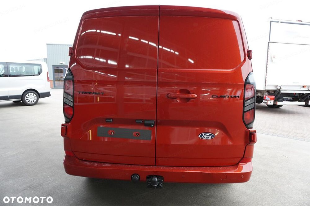 Ford Transit Custom 320 L2H1 Limited 2.0 150KM - 6