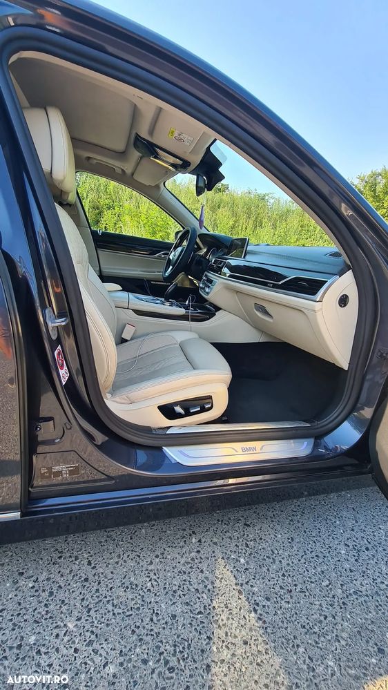 BMW Seria 7 740d xDrive - 26