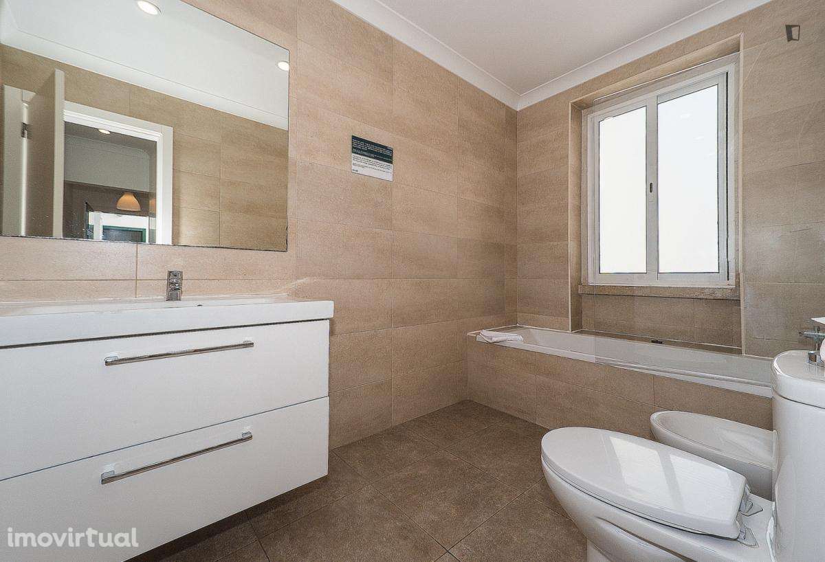 Quarto - localizado em Sete Rios Lisbon - Grande imagem: 2/15