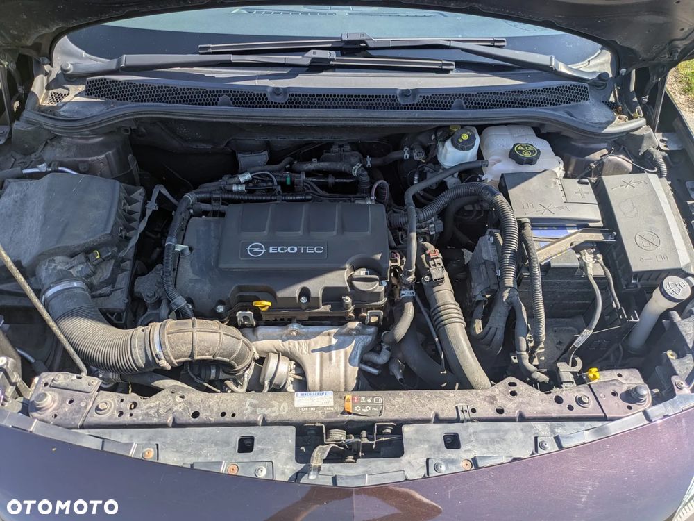 Opel Astra 1.4 Turbo Cosmo - 11