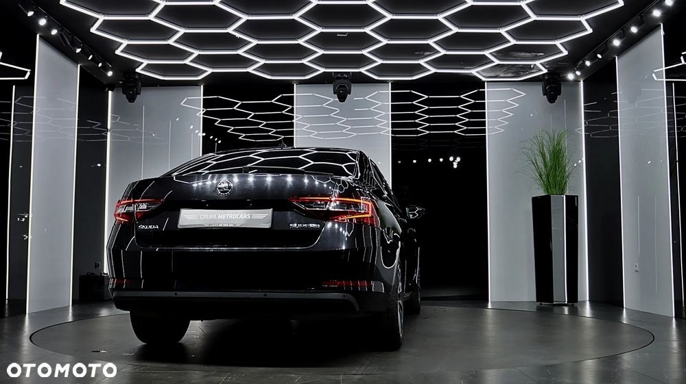 Skoda Superb 2.0 TDI L&K DSG - 7