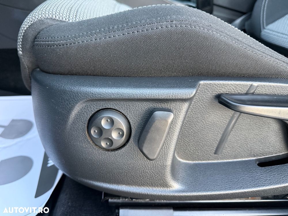 Volkswagen Passat CC 2.0 TDI BlueMotion Technology Exclusive - 17