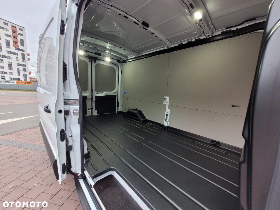 Ford E-Transit - 13