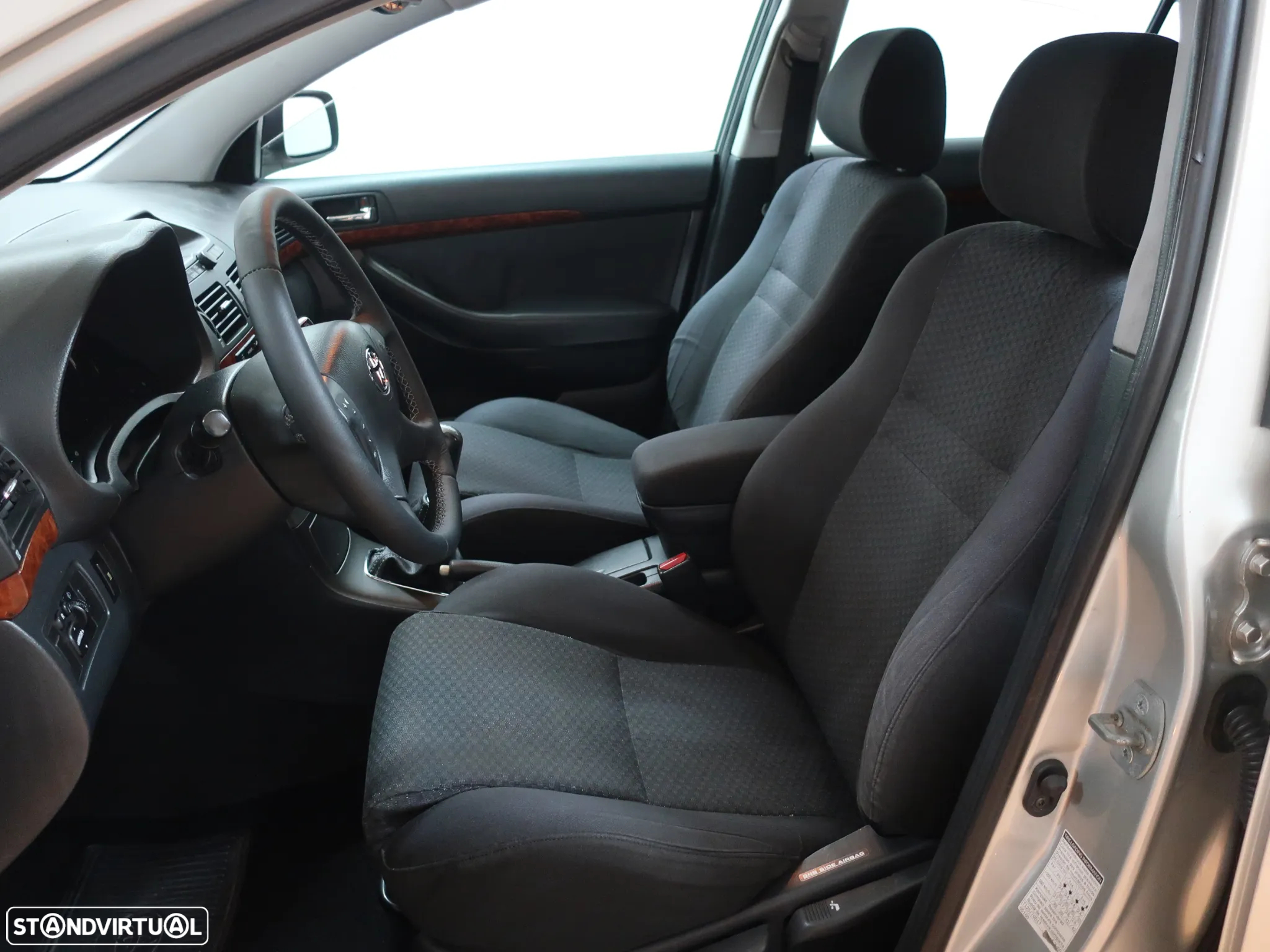 Toyota Avensis SD 2.0 D-4D Sol - 14