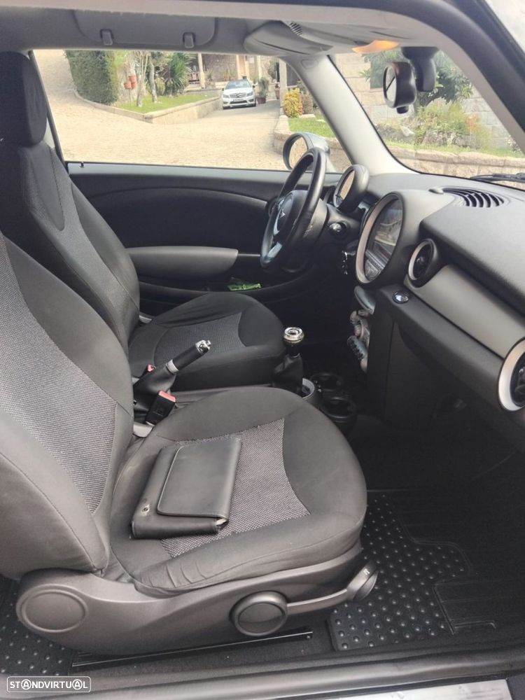 MINI 3 Portas Cooper D - 8