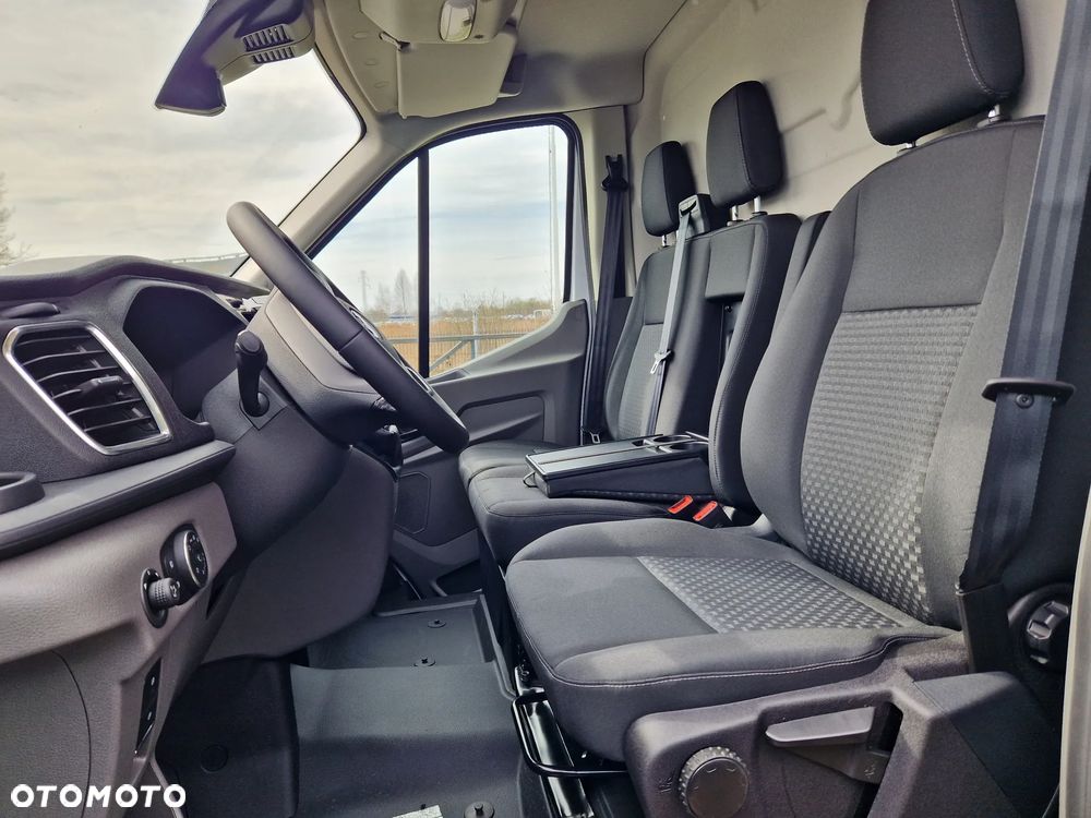 Ford Transit - 13