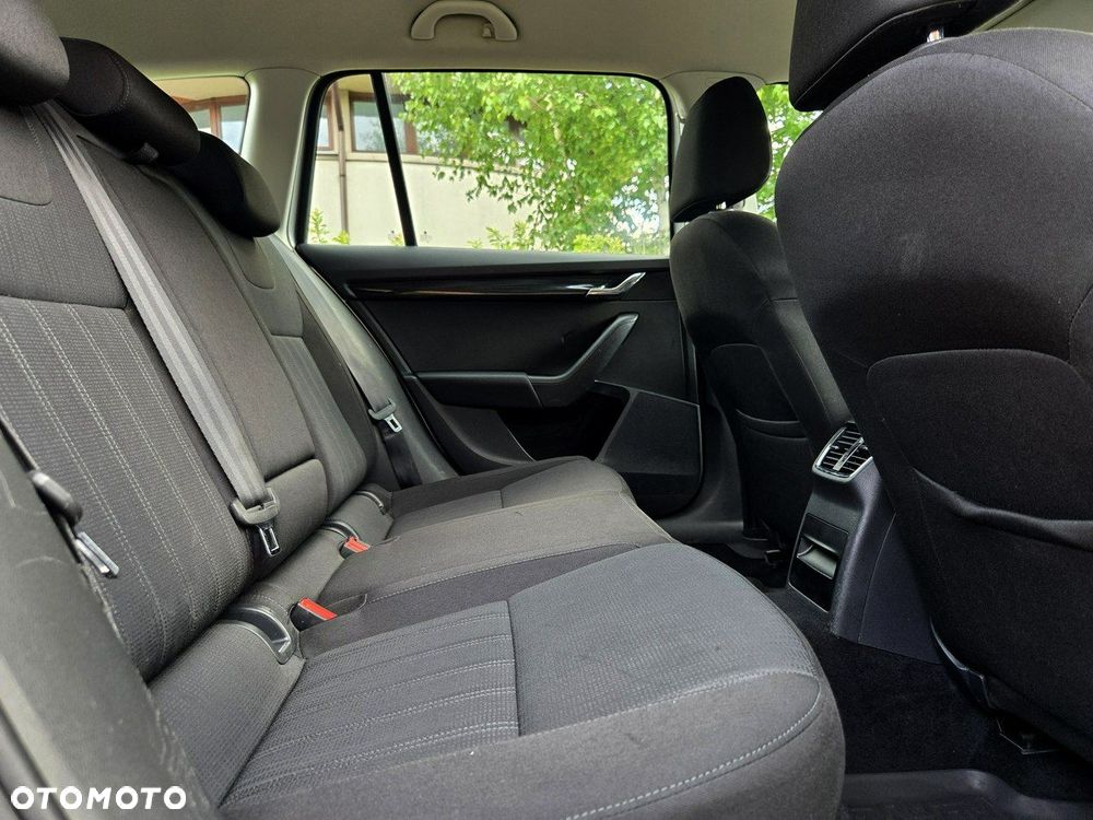 Skoda Octavia 2.0 TDI 4x4 Ambition DSG - 11