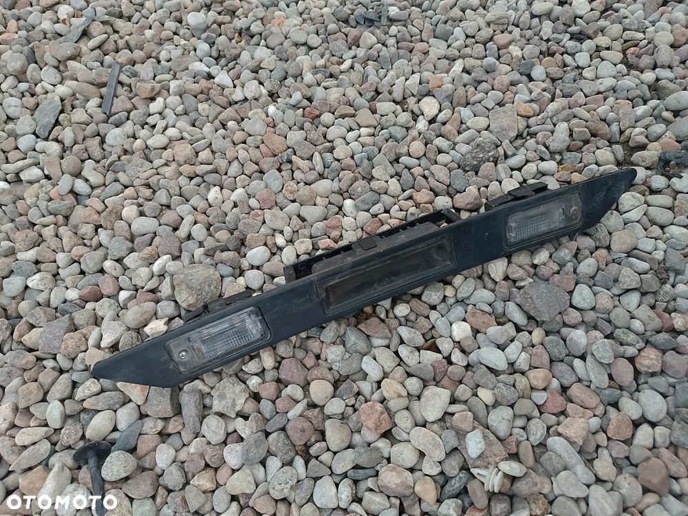 Audi A4 B6 B7 A6 C6  podświetlenie tablicy rejestracyjnej blenda ORYGINAŁ! 8p4827574 - 1