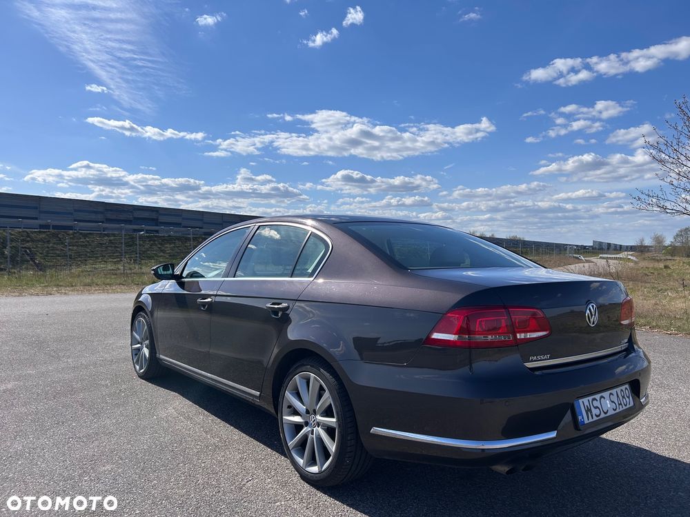 Volkswagen Passat - 10