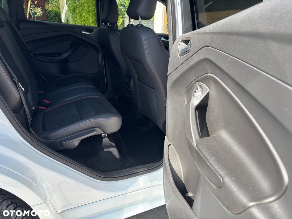 Ford Kuga 2.0 TDCi 4x4 ST-Line - 29