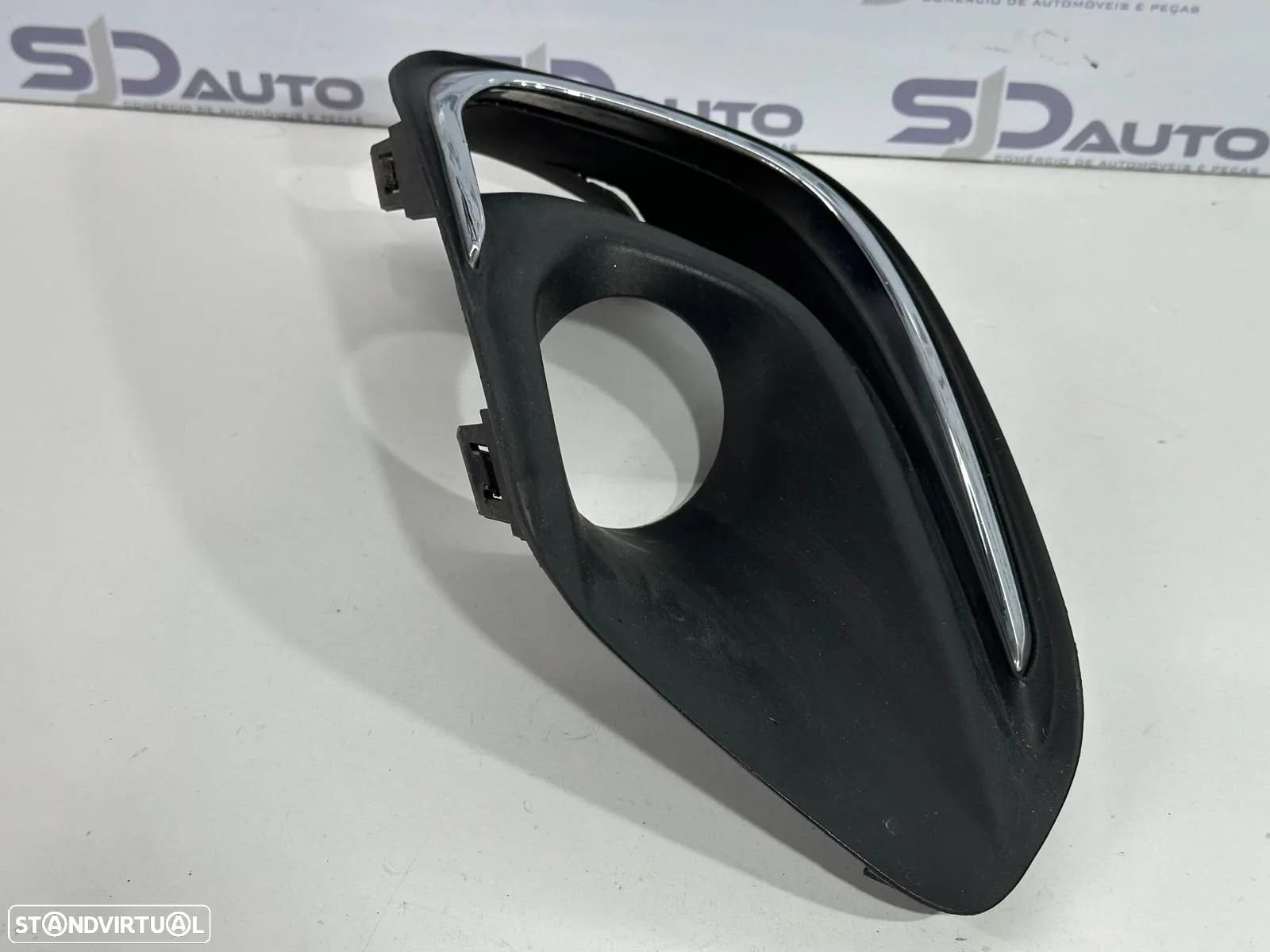 Aro / Grelha Farol Nevoeiro Direita - Fiat Tipo (2016) - 2