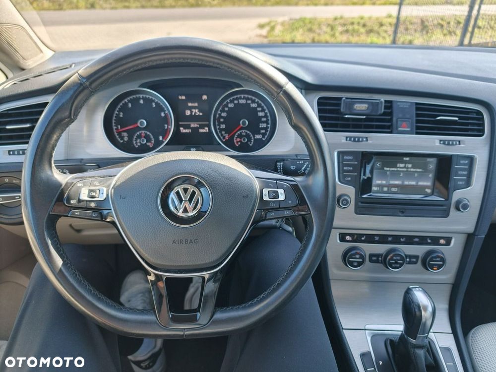 Volkswagen Golf - 30