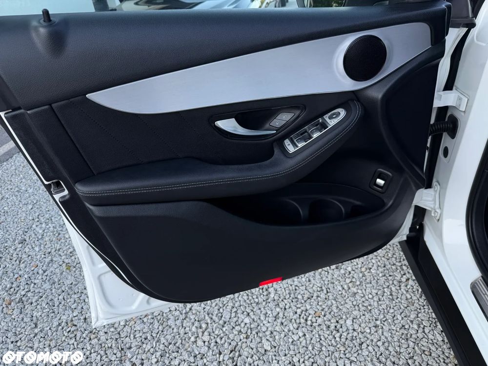 Mercedes-Benz GLC 200 d 4Matic 9G-TRONIC AMG Line - 28