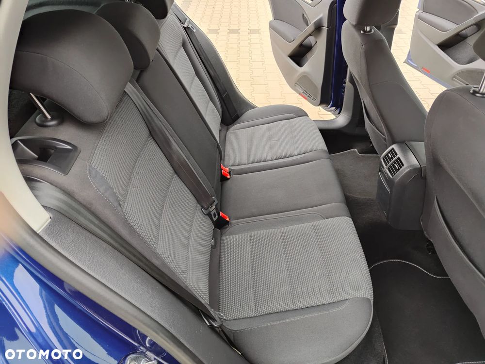 Volkswagen Golf 2.0 TDI DSG Comfortline - 13