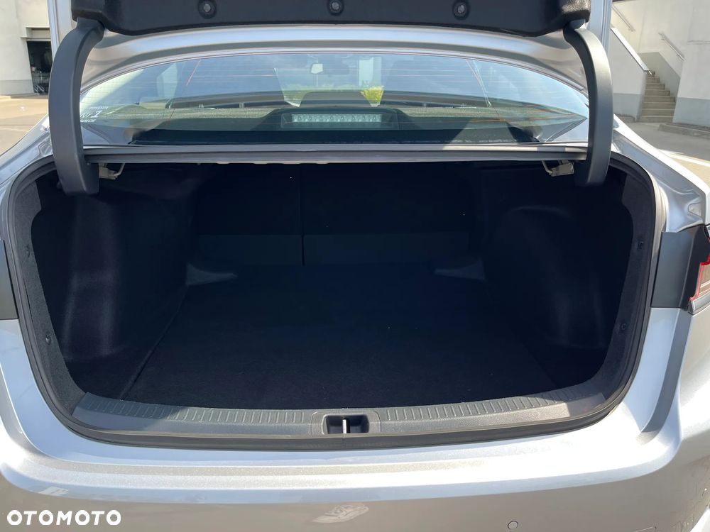 Toyota Corolla 1.8 Hybrid Comfort - 10