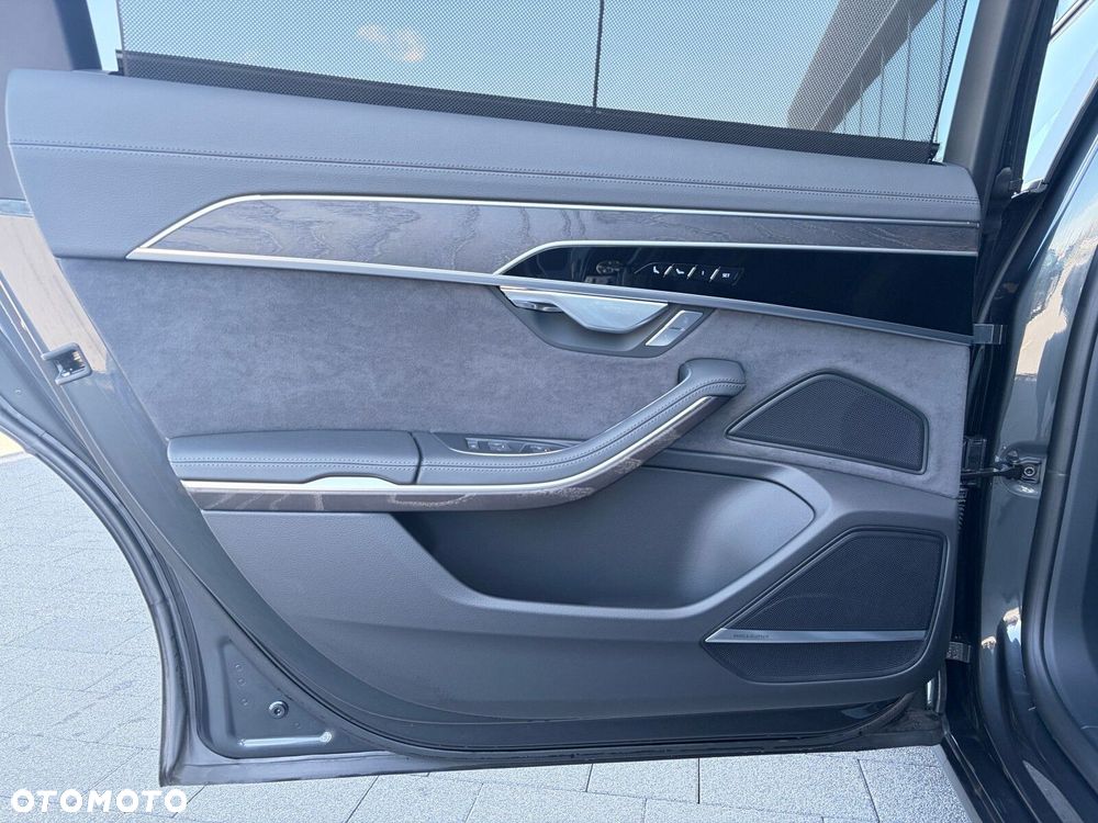 Audi A8 - 24