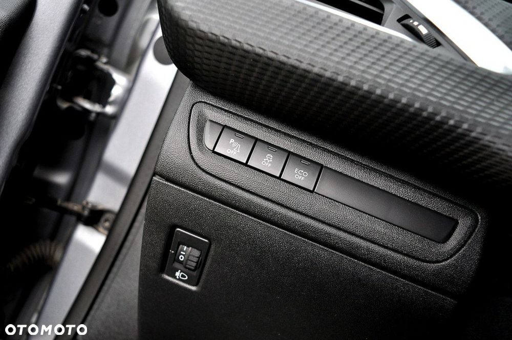 Peugeot 2008 1.2 Pure Tech Active S&S - 16