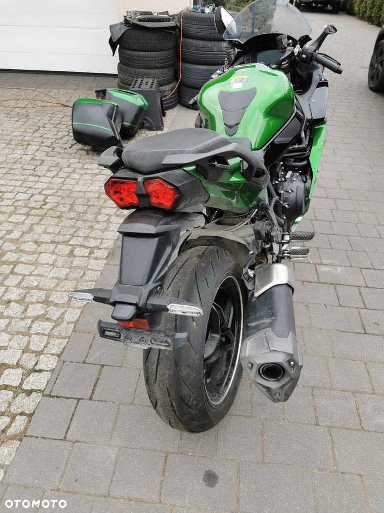 Kawasaki Ninja H2 SX - 13