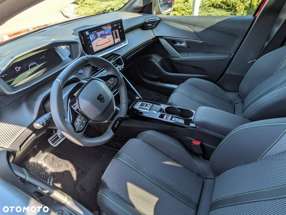 Peugeot 208 - 12