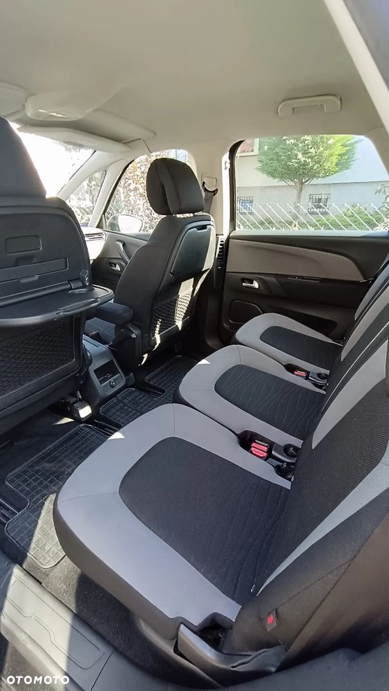 Citroën C4 Picasso e-HDi 115 Attraction - 9