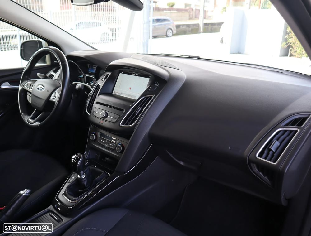 Ford Focus 1.0 EcoBoost Titanium - 5