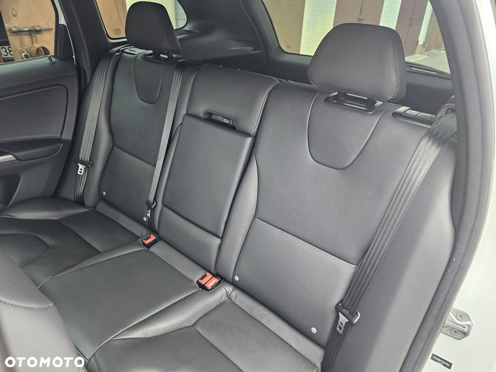 Volvo XC 60 T6 AWD Geartronic Summum - 15