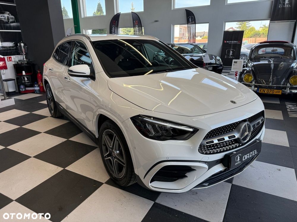 Mercedes-Benz GLA - 3