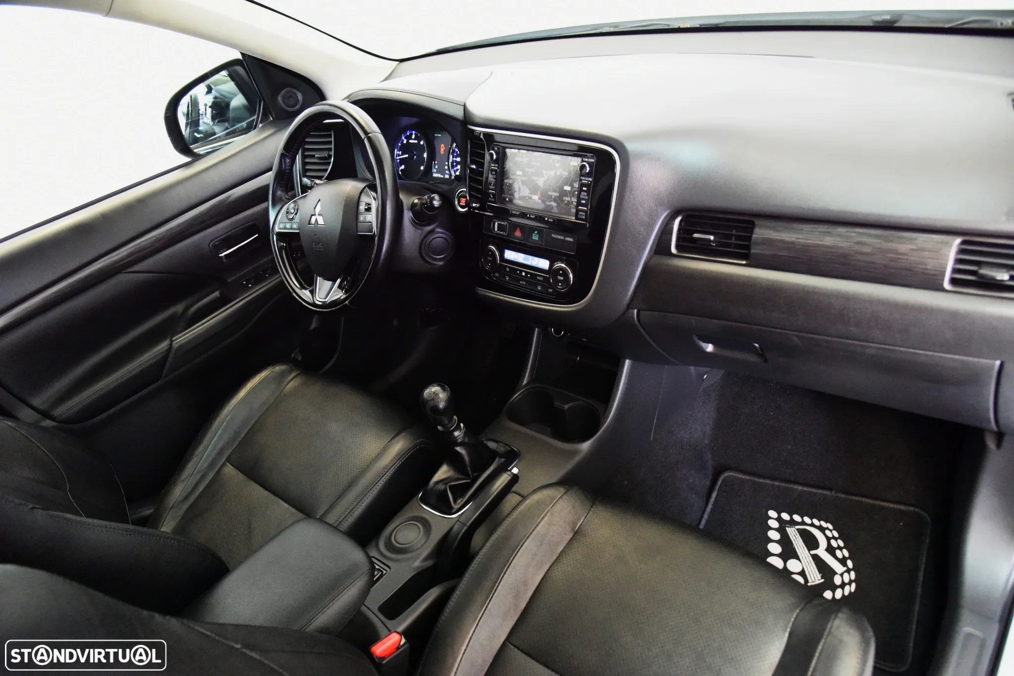 Mitsubishi Outlander 2.2 DI-D Intense+ - 28