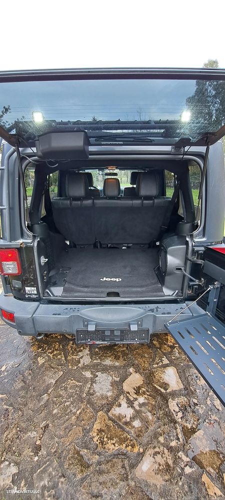 Jeep Wrangler Unlimited 2.8 CRD DPF Sahara - 18