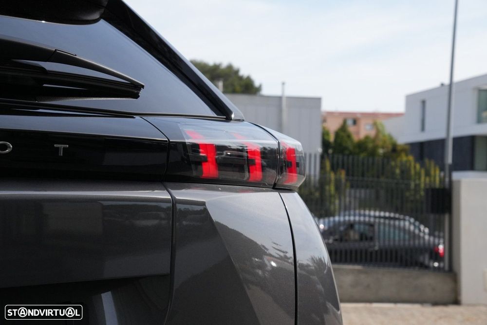 Peugeot 2008 1.2 PureTech Allure Pack - 27