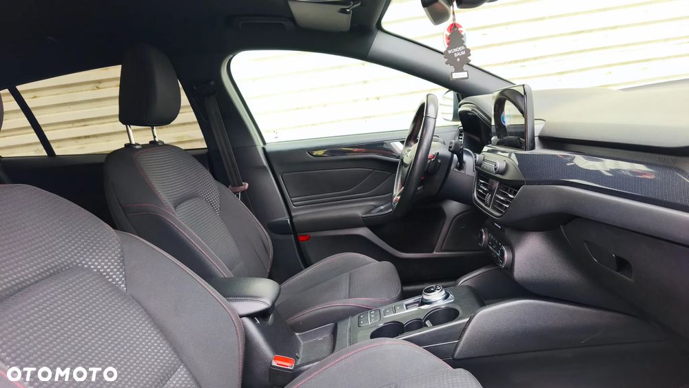 Ford Focus 1.5 EcoBlue Start-Stopp-System ST-LINE DESIGN - 21