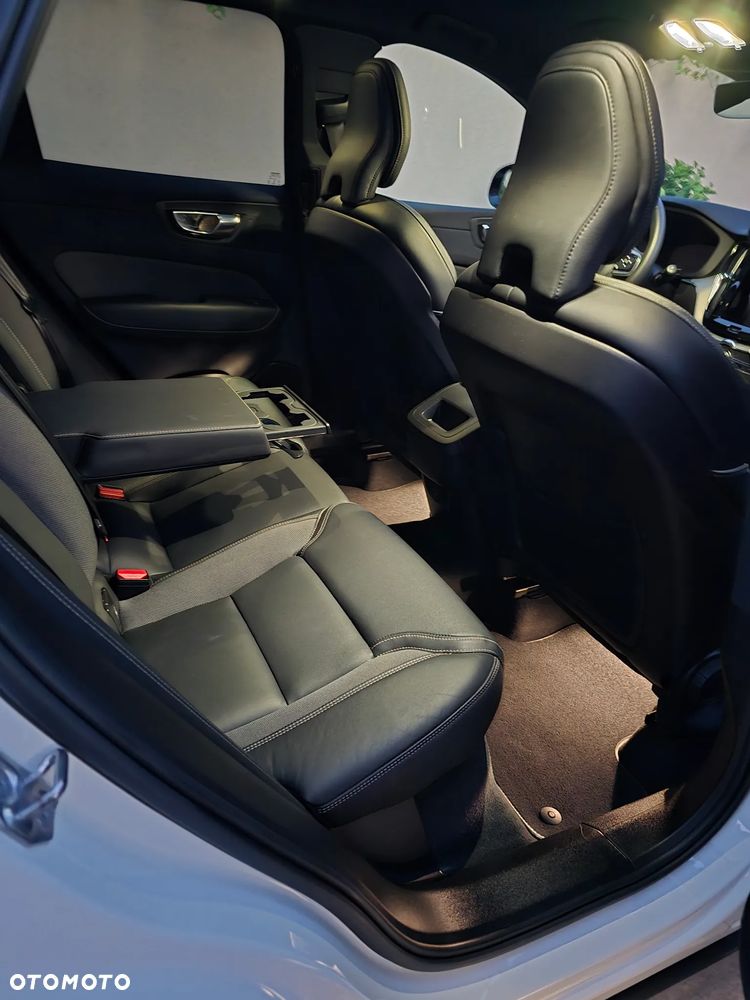 Volvo XC 60 B4 B Geartronic RDesign - 29