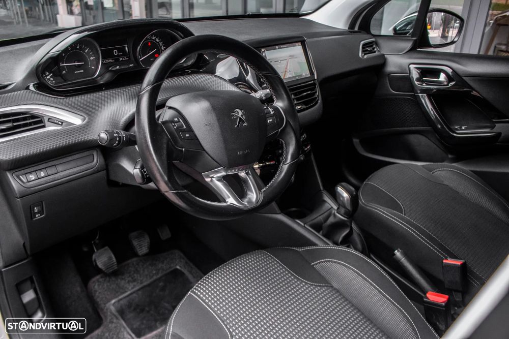Peugeot 208 PureTech 82 Start & Stop Allure - 22