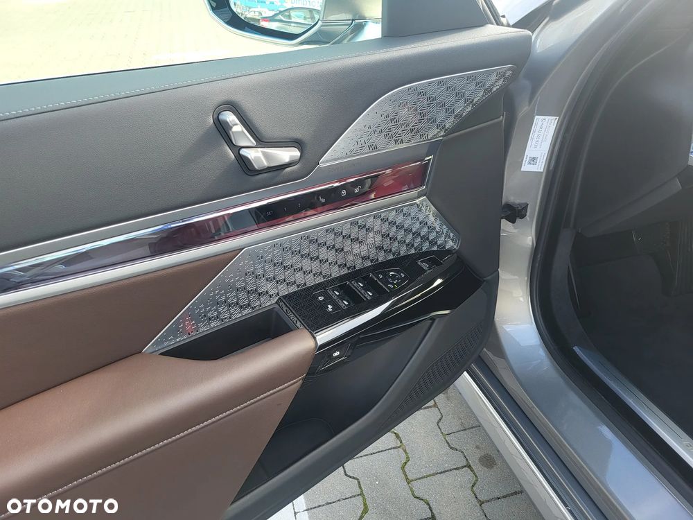 BMW Seria 7 - 10