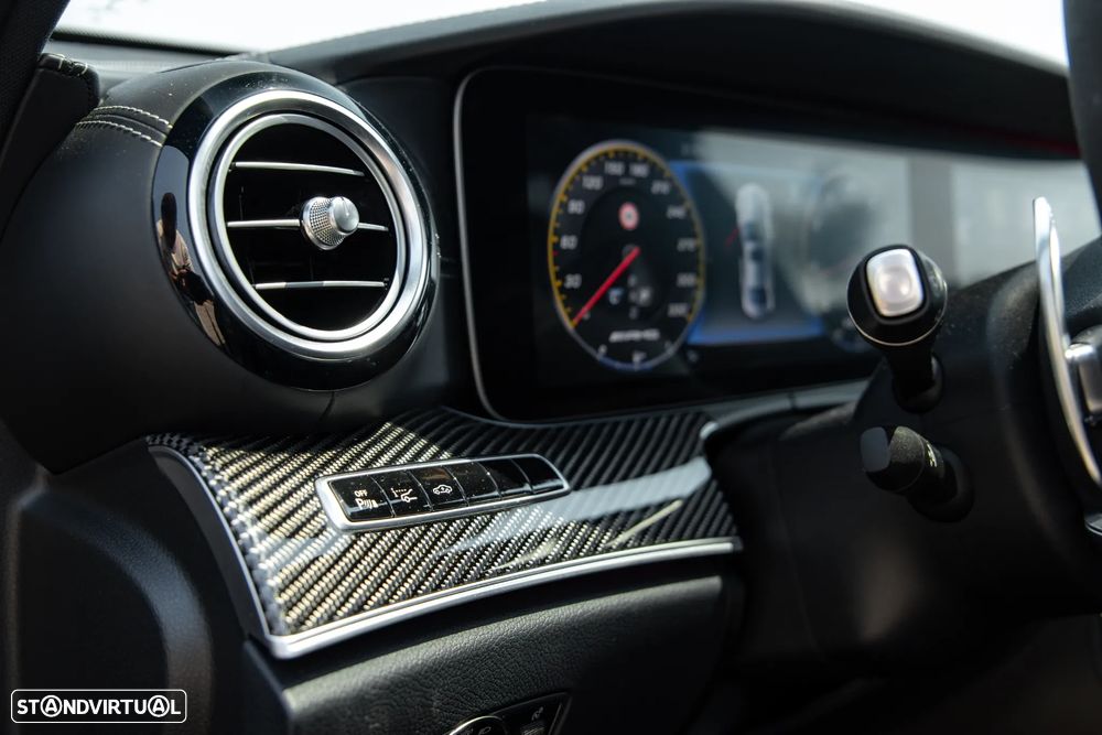 Mercedes-Benz E 63 AMG S 4-Matic+ - 37