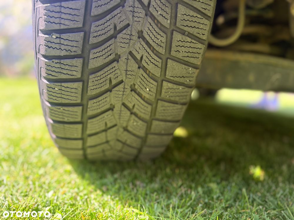 Toyota RAV4 2.0 VVT-i Premium - 9