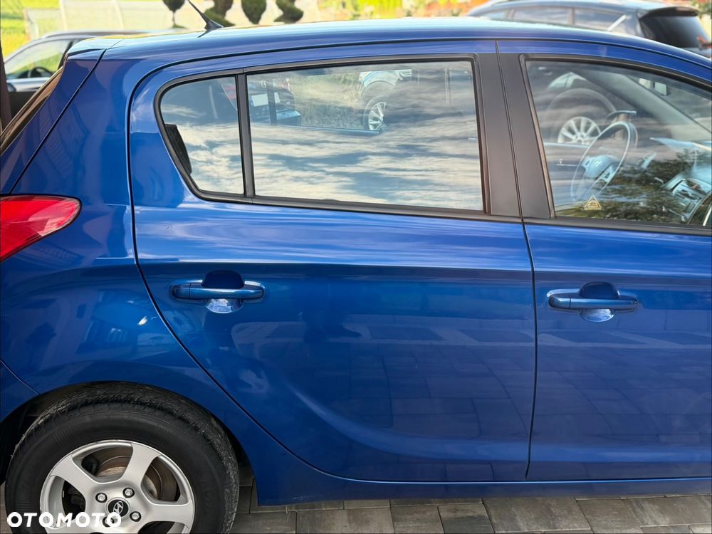 Hyundai i20 1.1 CRDi Trend - 22