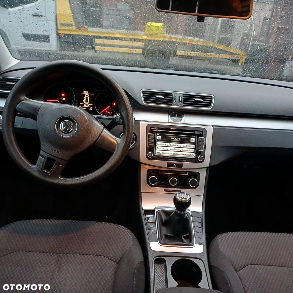 Volkswagen Passat 1.6 TDI BlueMotion - 17