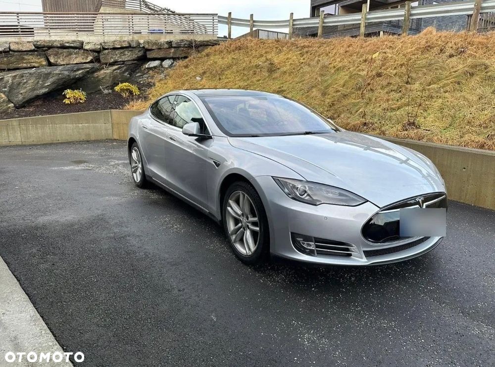 Tesla Model S 85 - 3