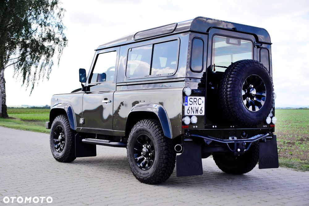 Land Rover Defender - 7
