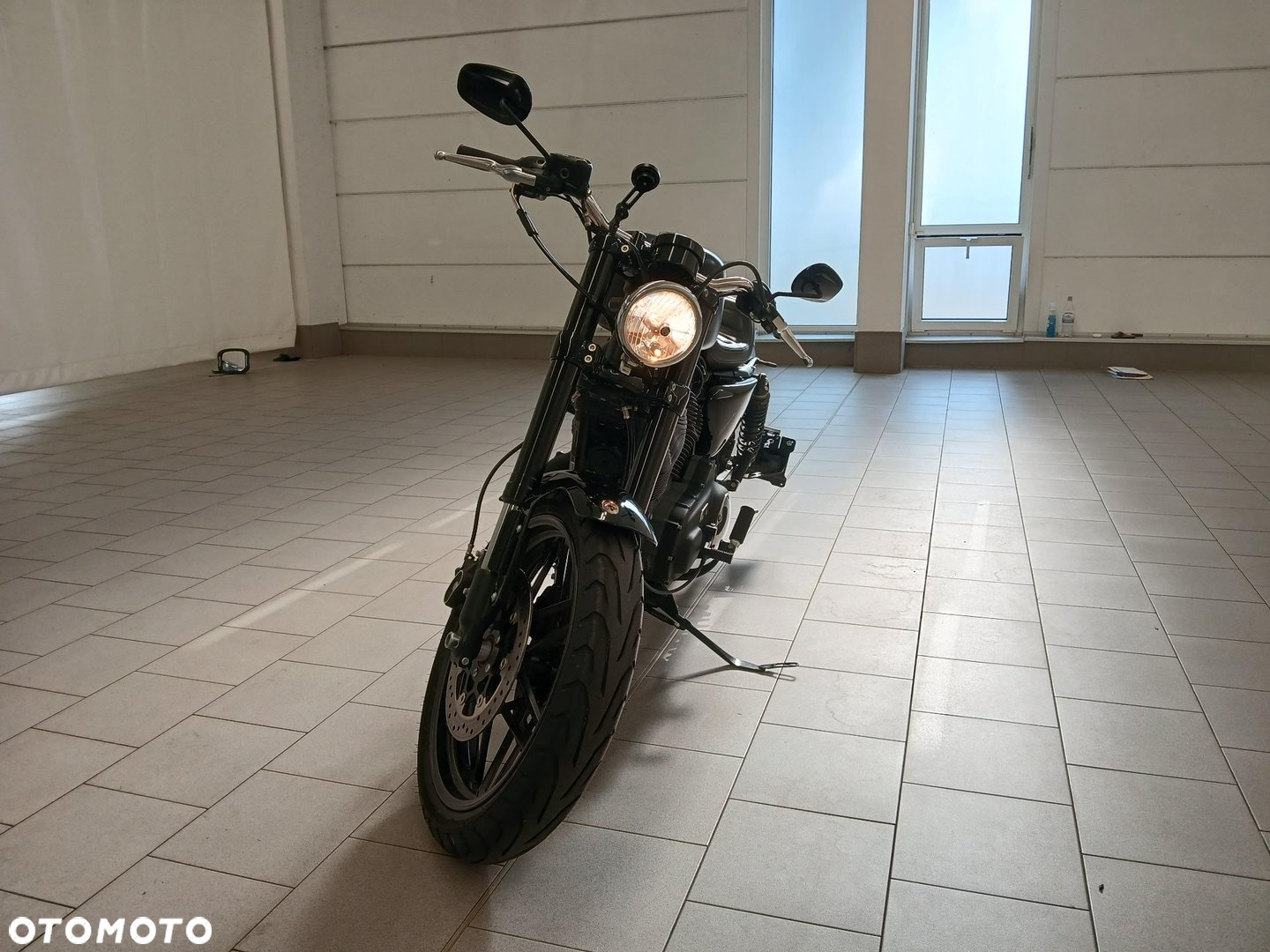 Harley-Davidson Sportster Roadster 1200R - 9