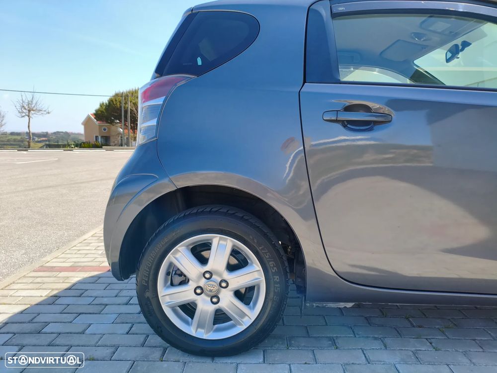 Toyota iQ 1.4 D-4D + - 27