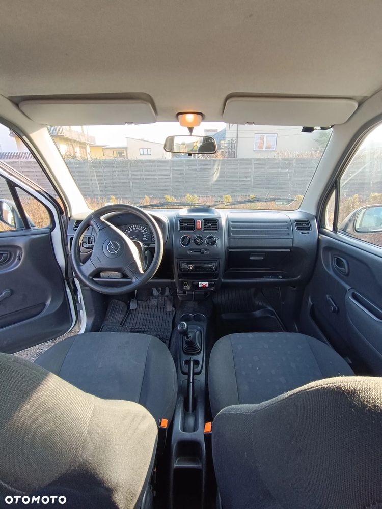 Opel Agila 1.2 Essentia - 11
